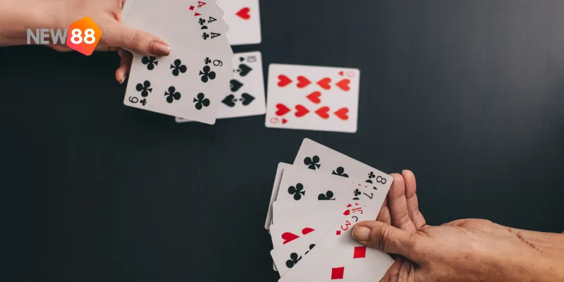 Với sự đơn giản trong luật chơi, poker stud 5 lá mang lại sự kịch tính trong từng lượt đấu.